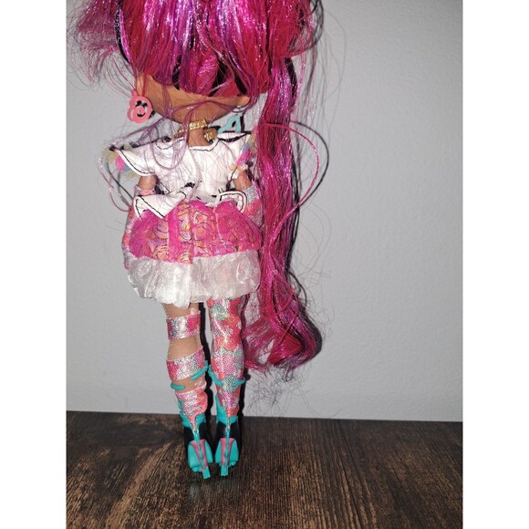 LOL Surprise OMG Queens Miss Divine Fashion Doll - Picture 11 of 12